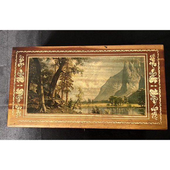Vintage Cedar Hinged Footed Jewelry Trinkets Keepsakes Box W Print 11x6x4 In - Picture 9 of 9